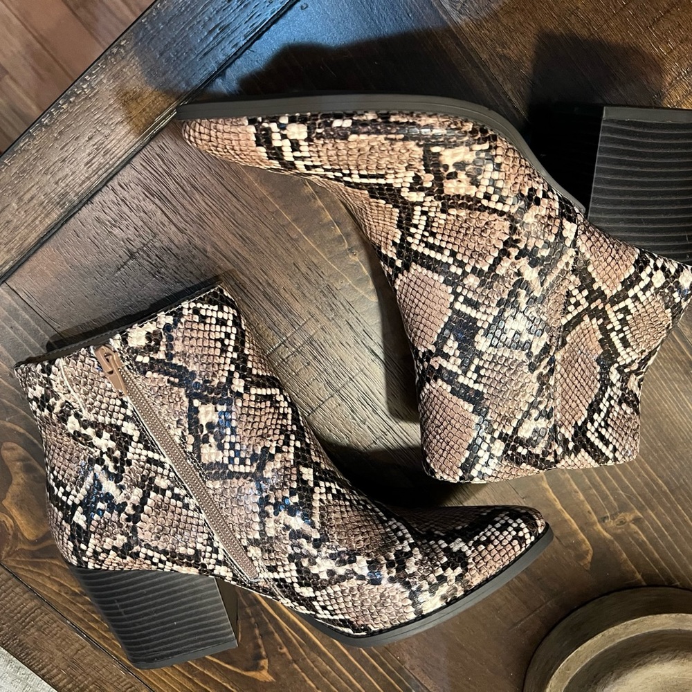 NEW Kaari Blue snake skin booties